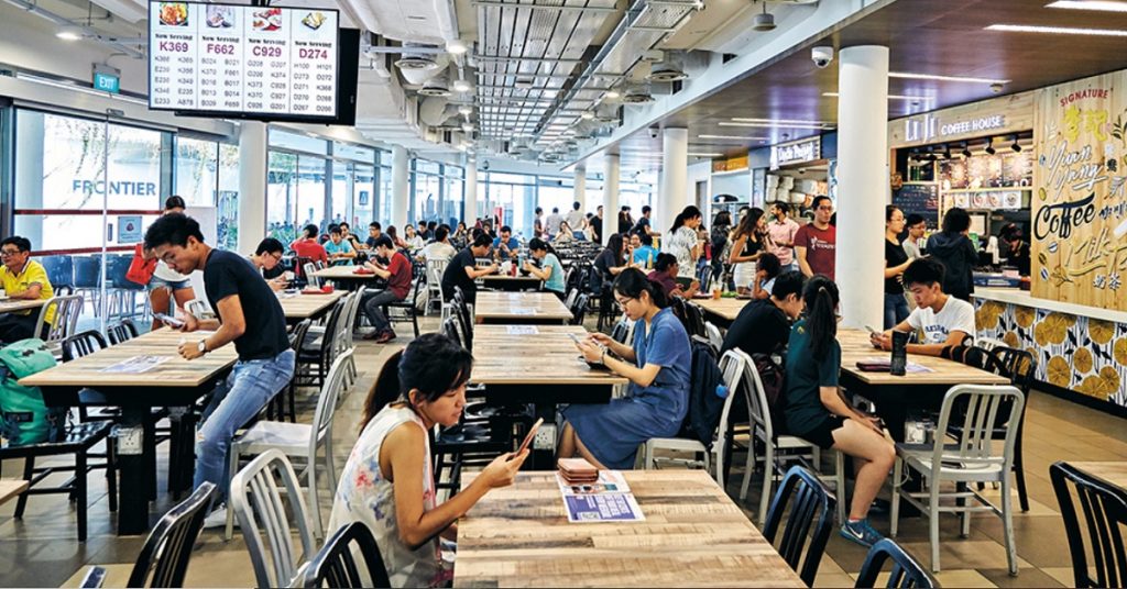 NUS Student Unhappy that Canteen Auntie cannot Speak English - KUANYEWISM