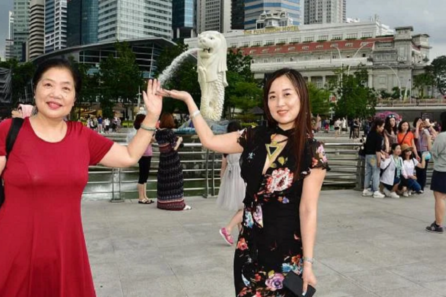 China tourists in Singapore